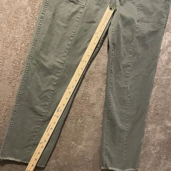 Old Navy Pants Womens 8 Cargo Olive Green Raw Hem Mid Rise Ankle Utility - Picture 7 of 7